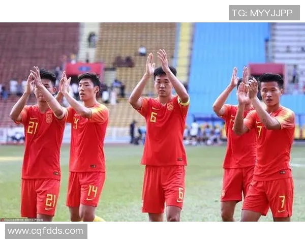 中国国奥队迎战老挝国奥队全力争胜展现青春风采 中国国奥队迎战老挝国奥队全力争胜展现青春风采